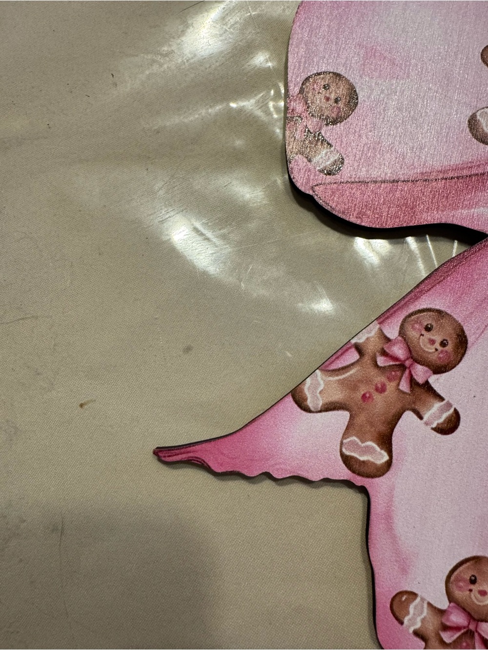 Pink Gingerbread Bow Hanging Decor from Amazon, see pic for flaw - Picture 4 of 4